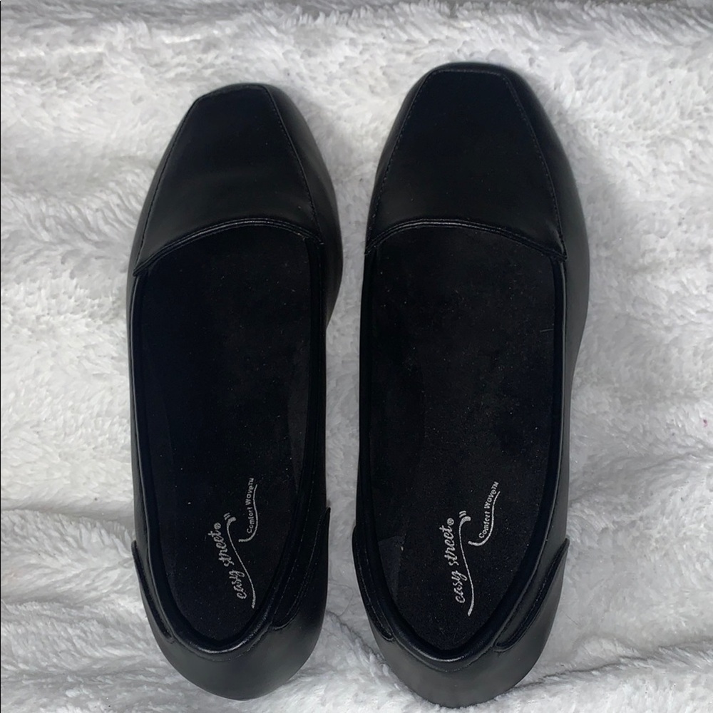 NWOT Easy Street Black Flats Sleek Minimalist Design - Picture 4 of 7